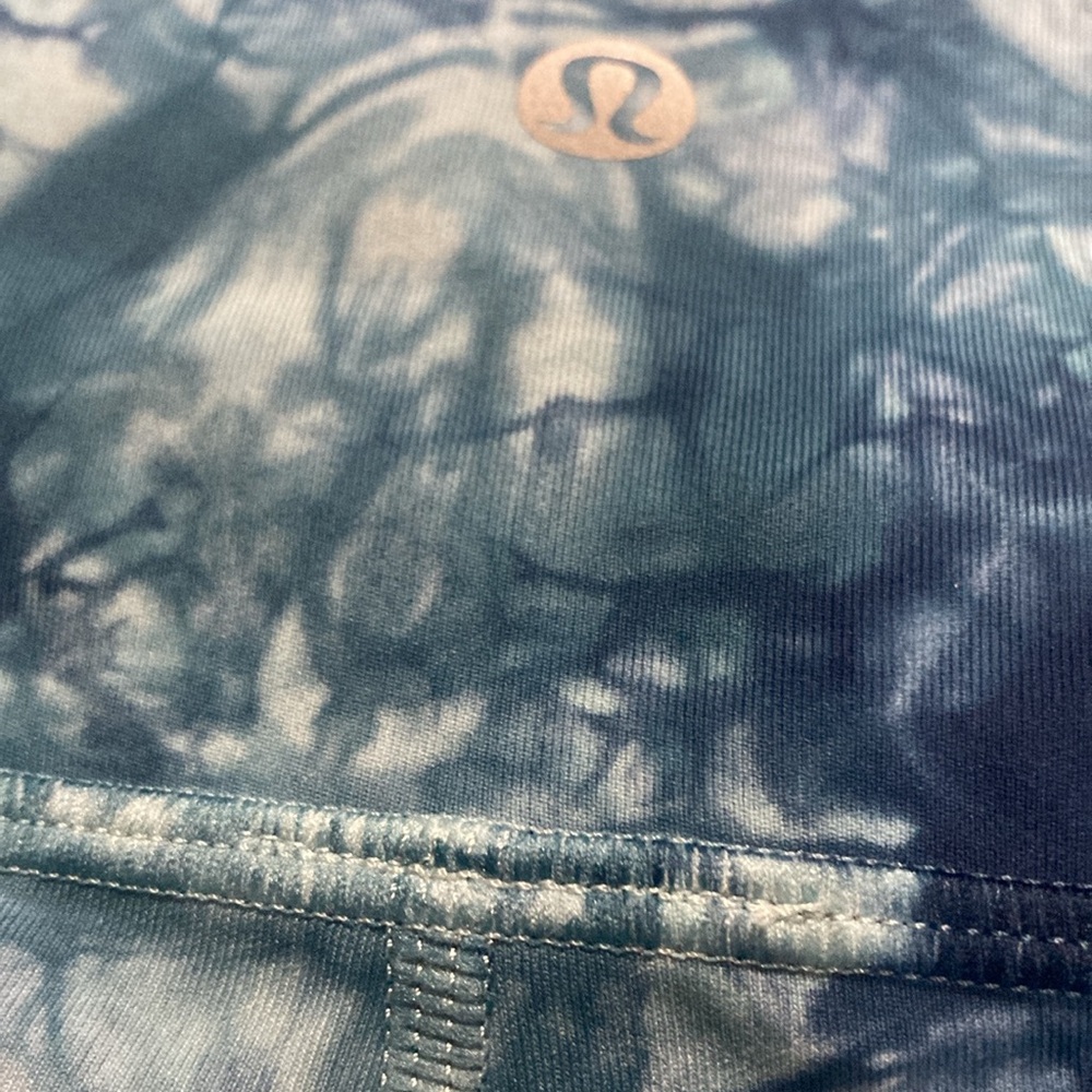 Beautiful lululemon leggings size 10